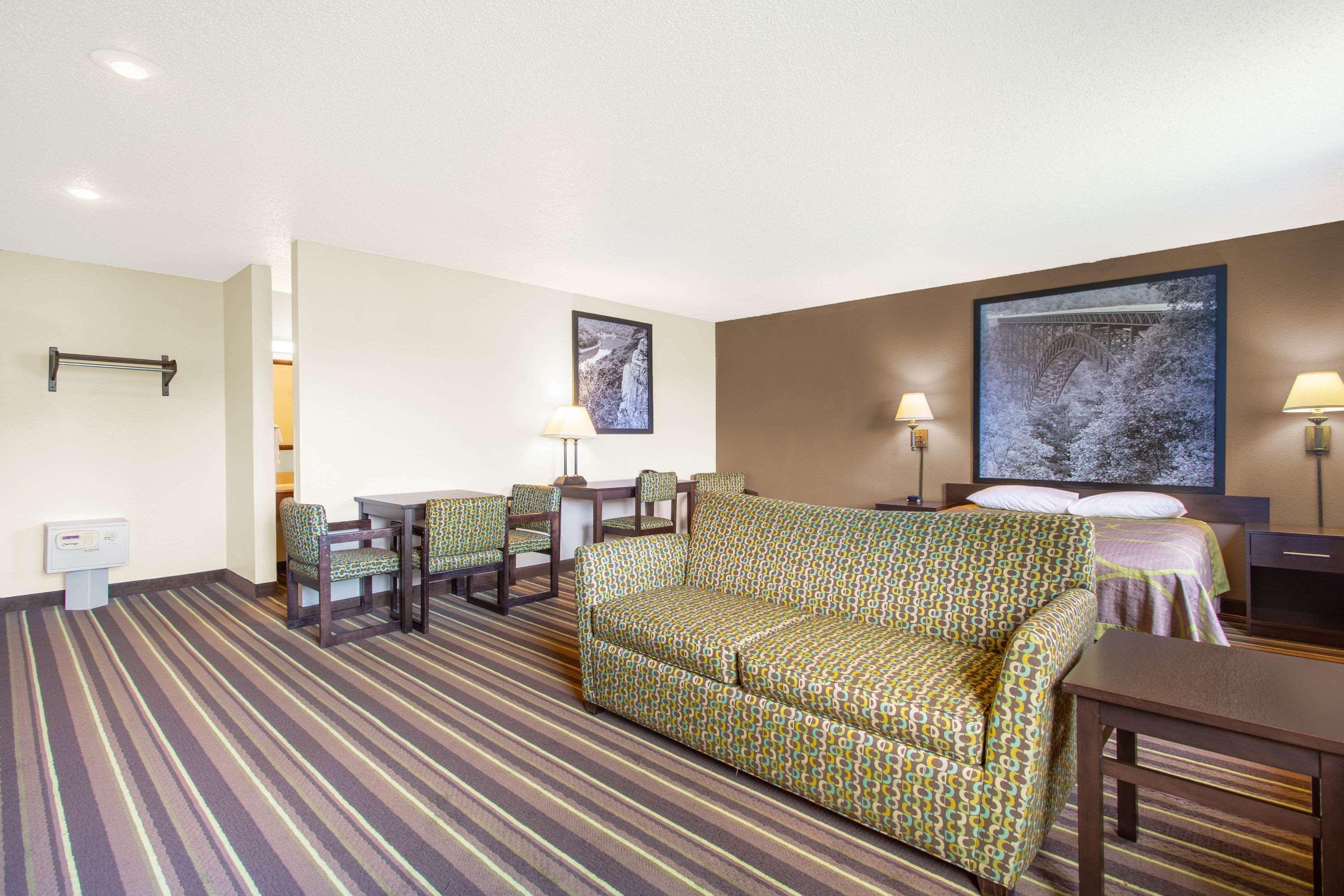 Super 8 By Wyndham Weston Wv Hotel Eksteriør billede