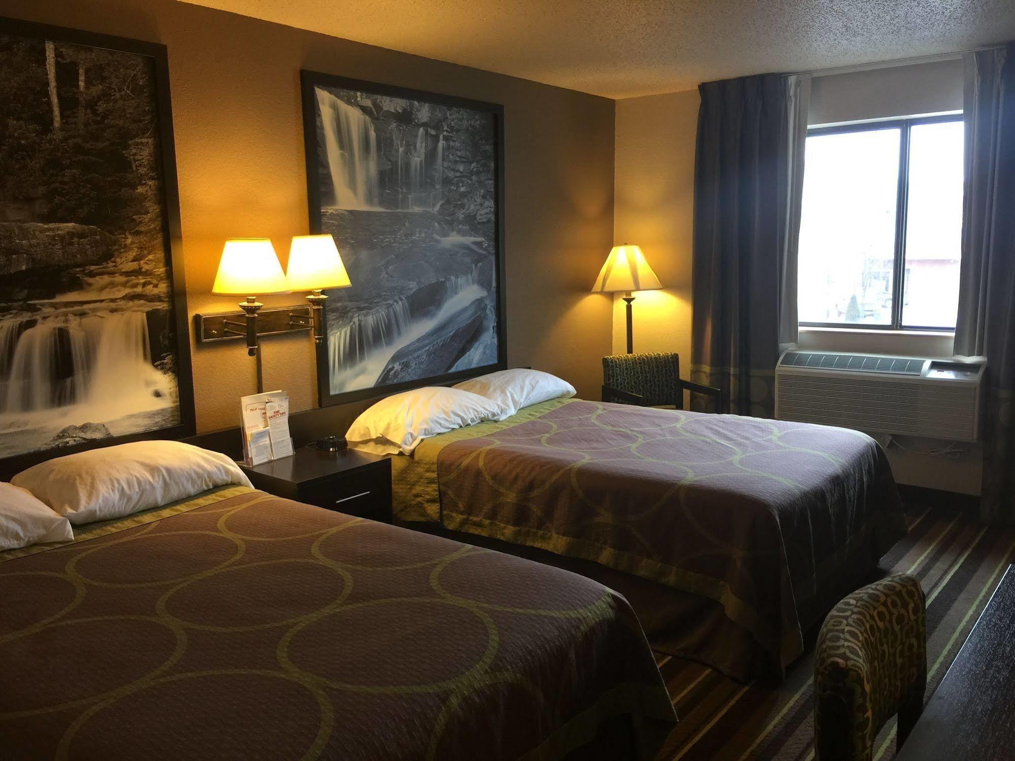 Super 8 By Wyndham Weston Wv Hotel Eksteriør billede